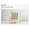 Panduro Hobby Blockplatta av trä med stativ och 20 metallpinnar, 23,5×23,5 cm | Garntillbehör