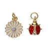 Panduro Jewellery 2 guldfärgade hängen charms med strass, nyckelpiga 10×13 mm, blomma vita blad Ø13 mm