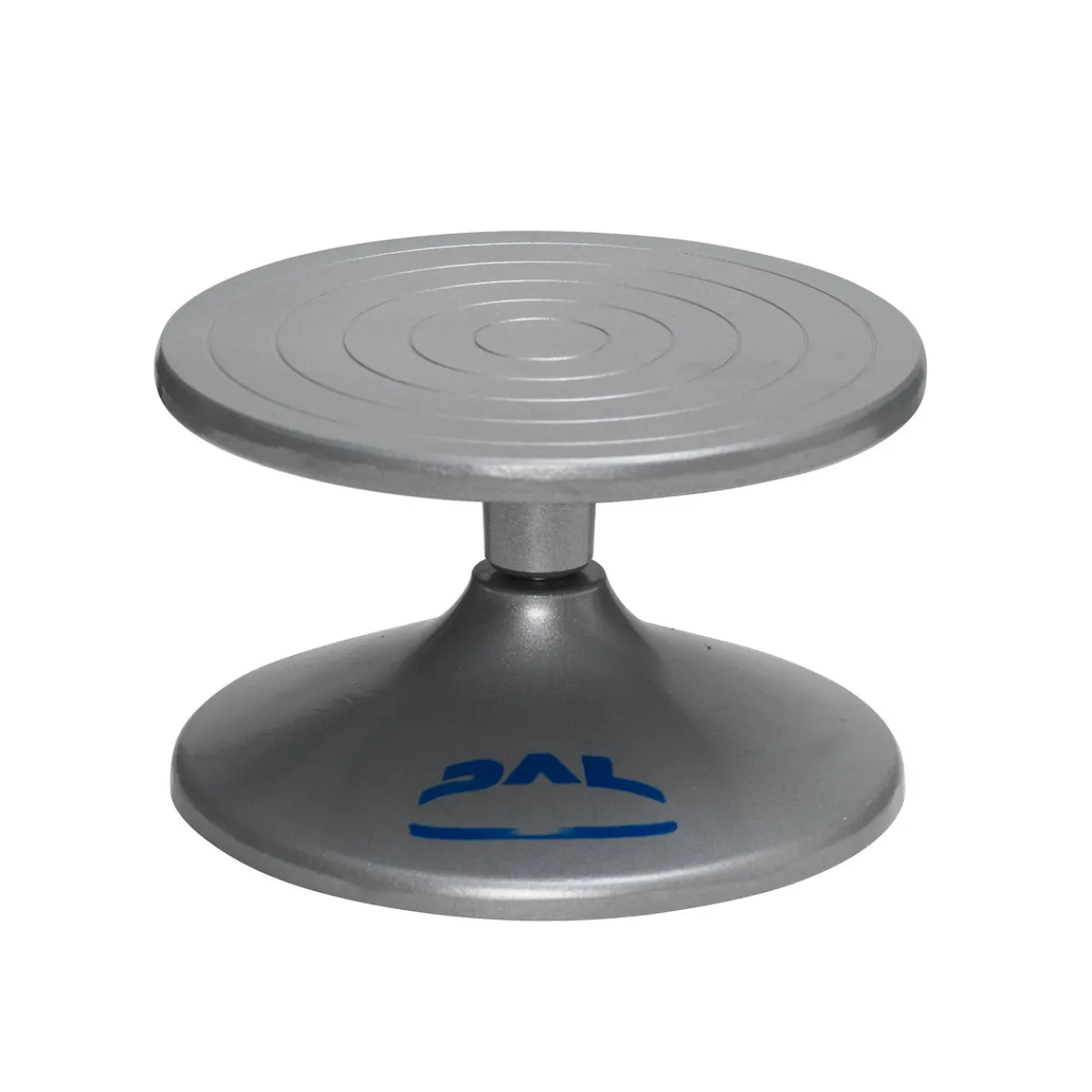 Bisbal Kavalett Ø17 cm med avtagbar skiva, tillverkad av aluminium. Höjd 10,8 cm. Vikt 765 gram