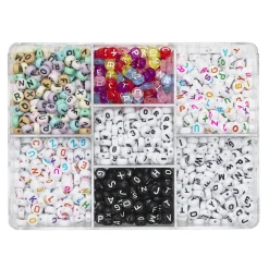 Panduro Hobby Kit med ca 1300 runda bokstavspärlor A-Z, vita, svarta och färgade med bokstäver i olika färger! | Barn Pärlor