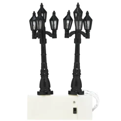 Panduro Hobby 2 lyktstolpar med 4 LED-ljus, 12 cm höga. Drivs av 2 AA-batterier (ingår ej) | Dekorera