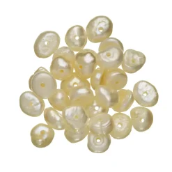 Panduro Jewellery Mix av 30 st. sötvattenspärlor som är ca 5 mm långa, 3–4 mm breda och 4 mm tjocka