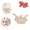 Panduro Hobby Pins, badges, 4 st. guldiga & färgglada små mini-broscher med attityd och en manet! | Övrig Textildekor