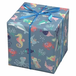 Panduro Design Presentpapper på rulle 10 m × 57 cm – lekfullt havsmotiv med fiskar & djur