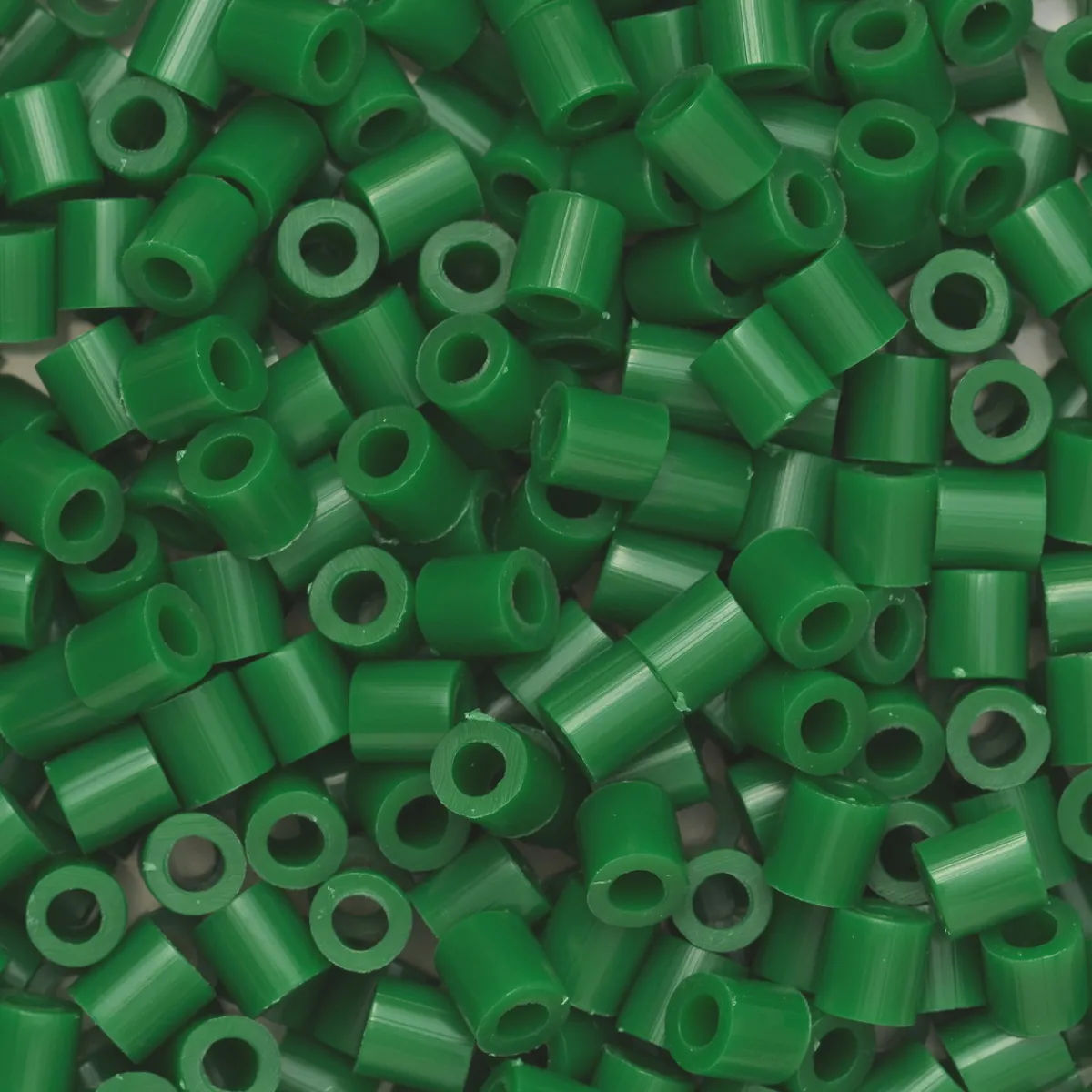 Panduro Iron Beads Rörpärlor Midi 1000 st julgrön, Ø5 mm | Barn Rörpärlor Midi