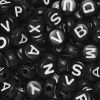 Barn Panduro Hobby 500 svarta bokstavspärlor med vit text, A-Z, Ø7 mm